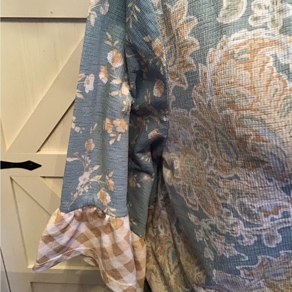 Cato Blue and Cream Ruched Floral Blouse - Picture 3 of 6